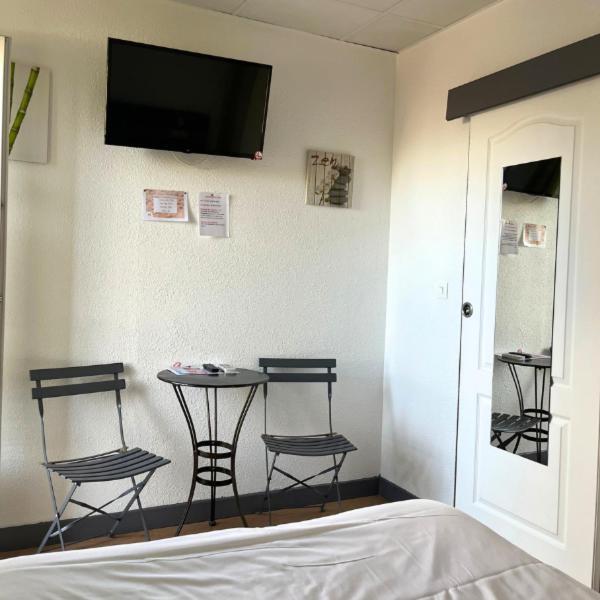 Hotel Le Carnon Luaran gambar