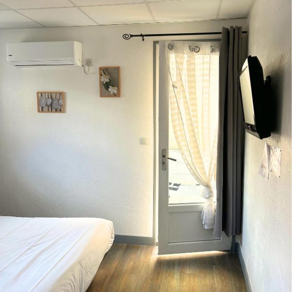 Hotel Le Carnon Luaran gambar